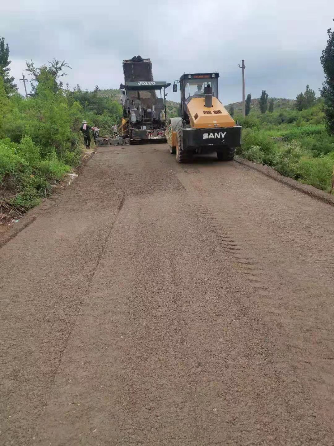 瀝青路面在使用過(guò)程中色澤的變化主要原因